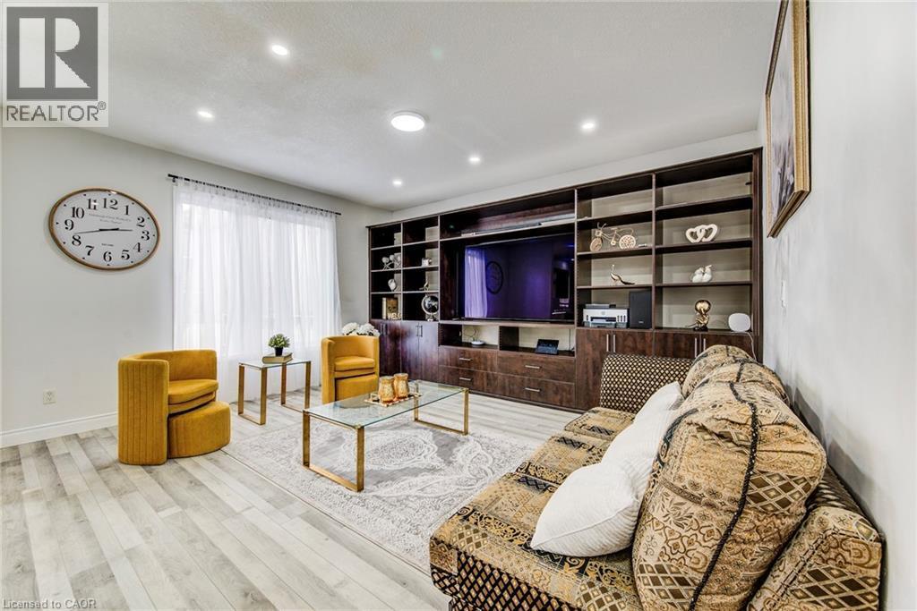 617 Thorndale Drive, Waterloo, ON - Indoor