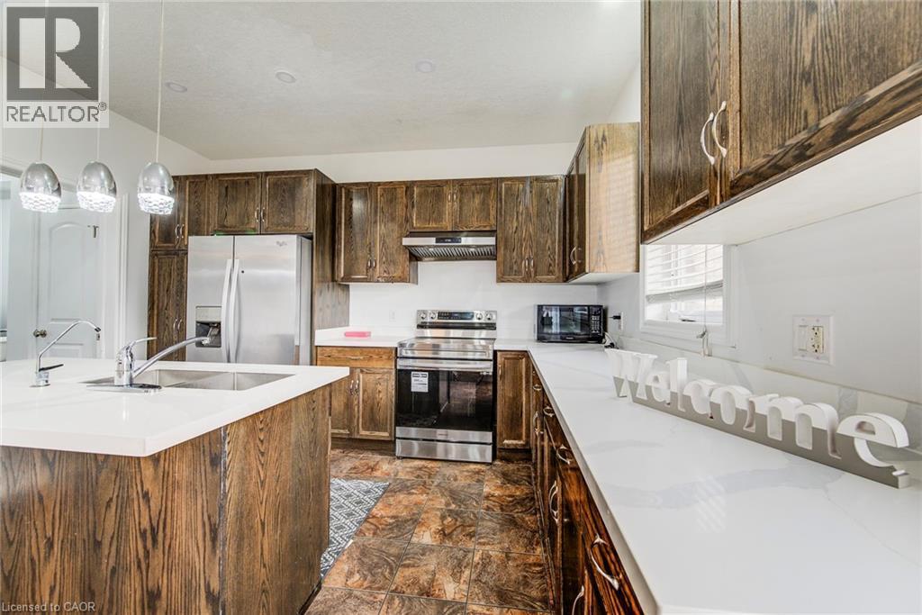 617 Thorndale Drive, Waterloo, ON - Indoor Photo Showing Kitchen With Double Sink