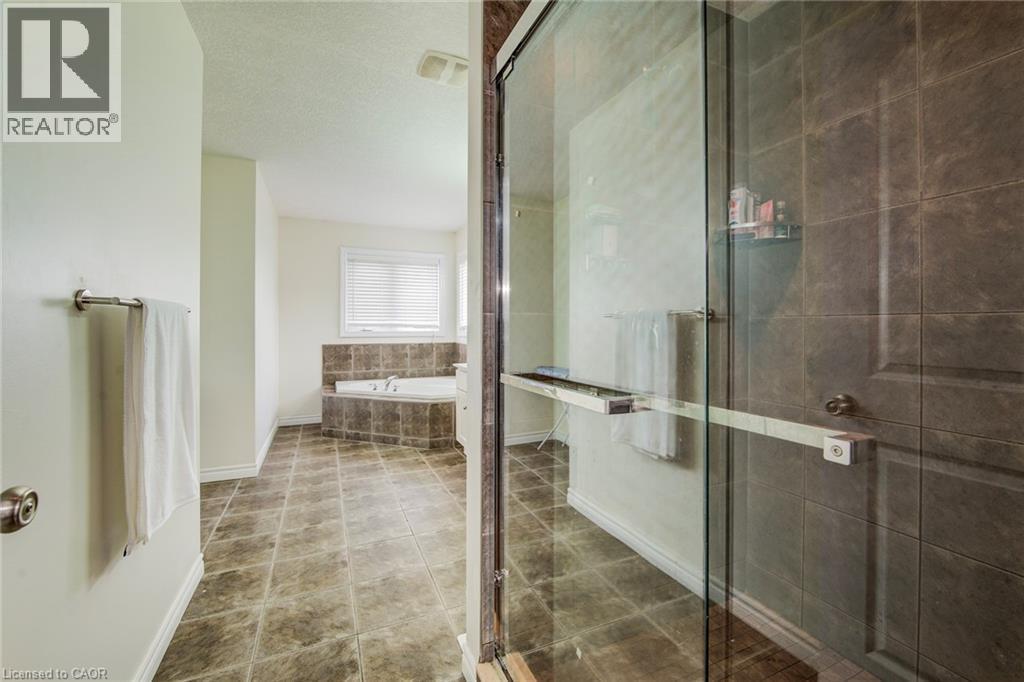 617 Thorndale Drive, Waterloo, ON - Indoor Photo Showing Bathroom