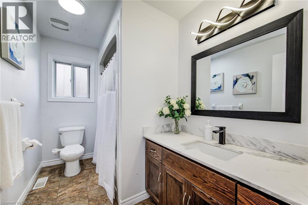 617 Thorndale Drive, Waterloo, ON - Indoor Photo Showing Bathroom