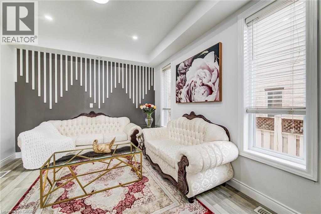 617 Thorndale Drive, Waterloo, ON - Indoor