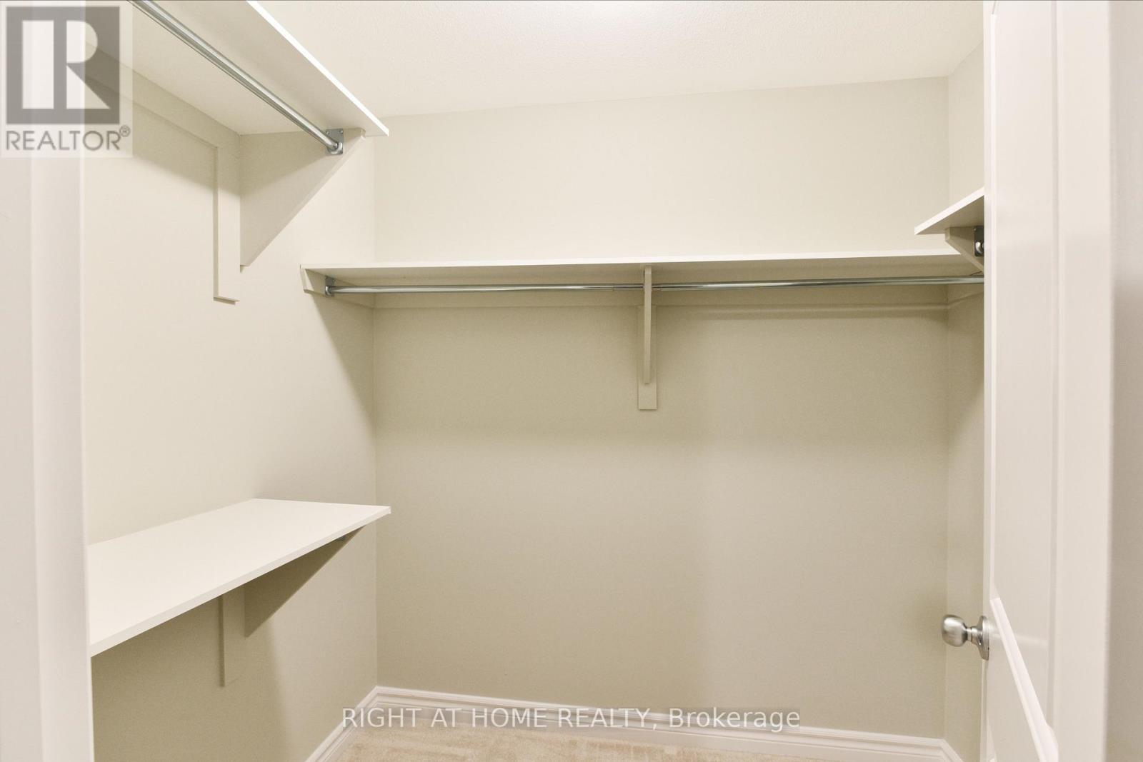 630 Eagle Crest Heights, Ottawa, ON - Indoor With Storage