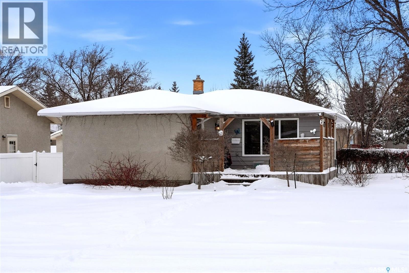 6 Hanley Crescent, Regina, SK - Outdoor