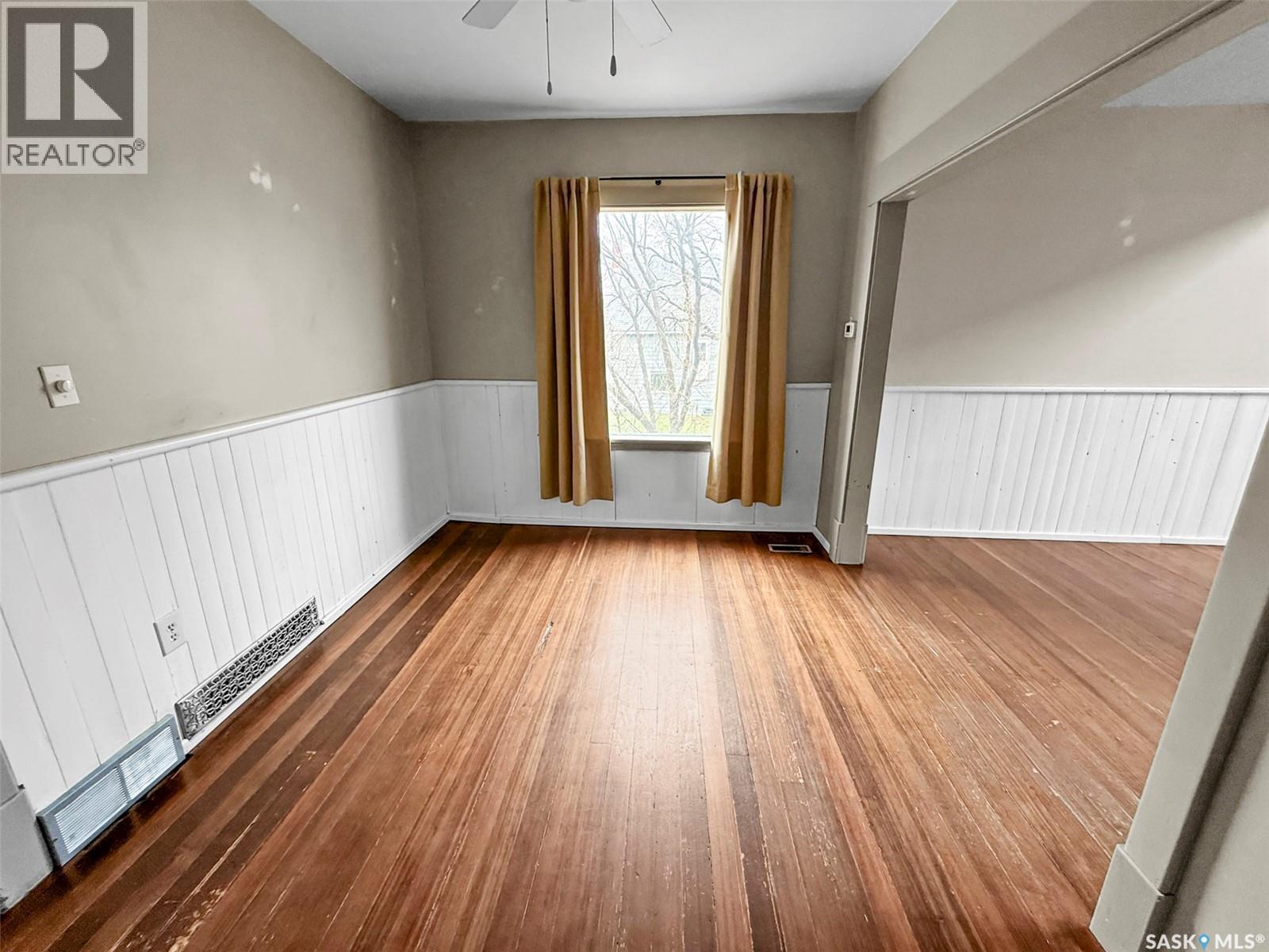 121 6Th Avenue Ne, Swift Current, SK - Indoor Photo Showing Other Room