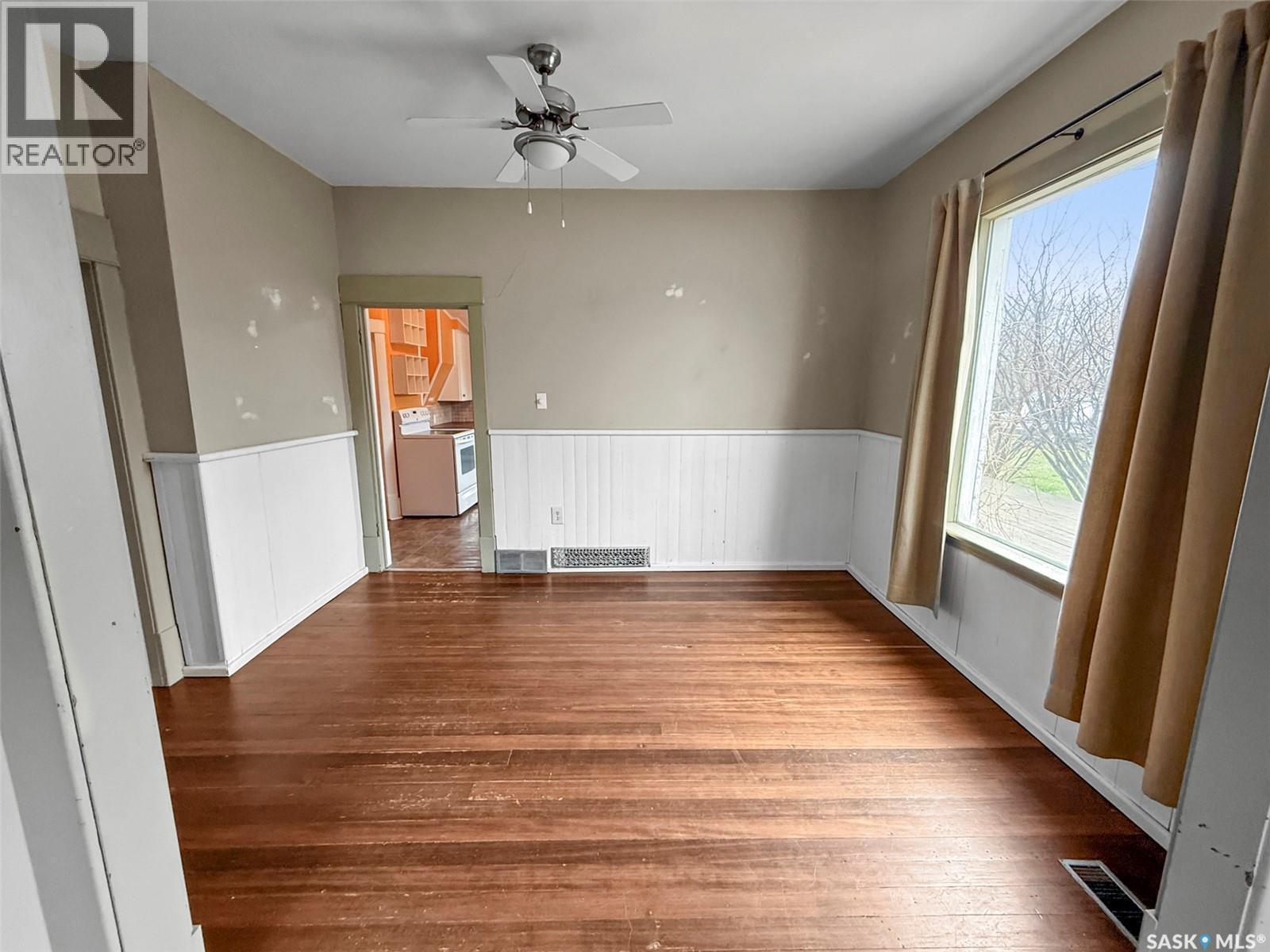 121 6Th Avenue Ne, Swift Current, SK - Indoor Photo Showing Other Room