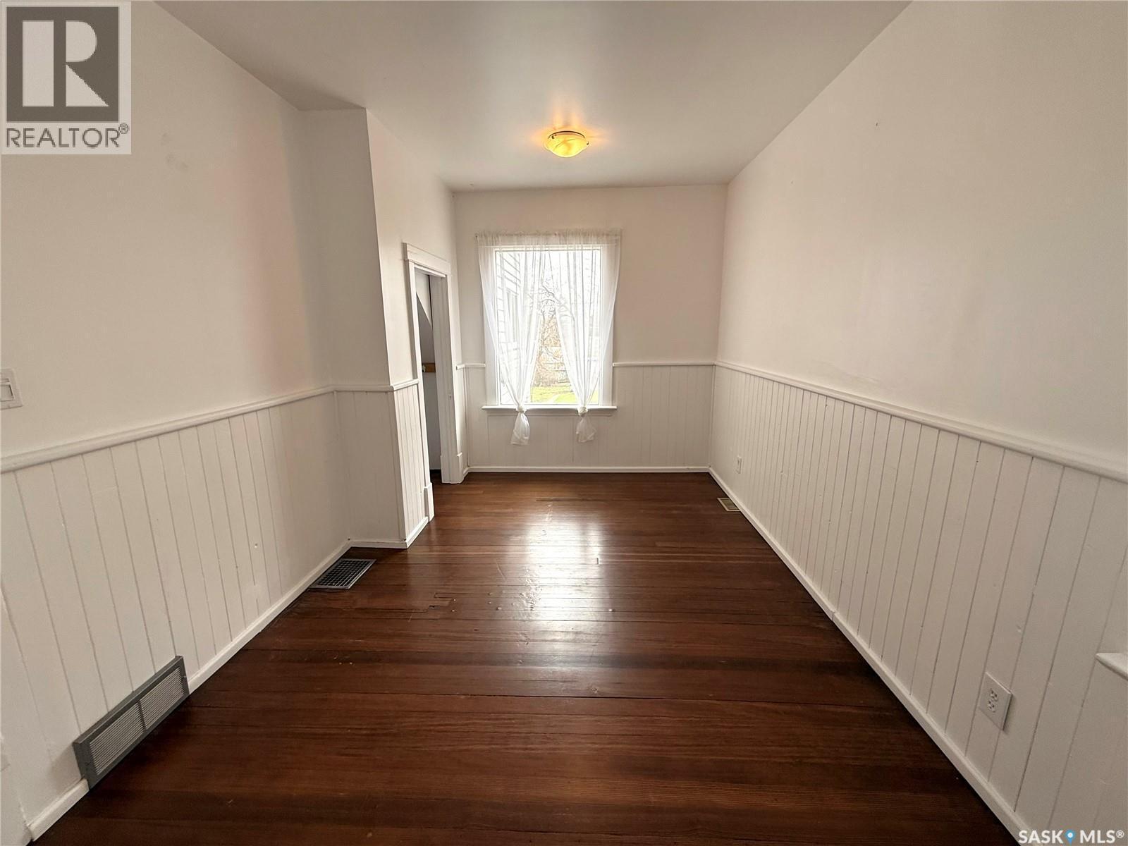 121 6Th Avenue Ne, Swift Current, SK - Indoor Photo Showing Other Room