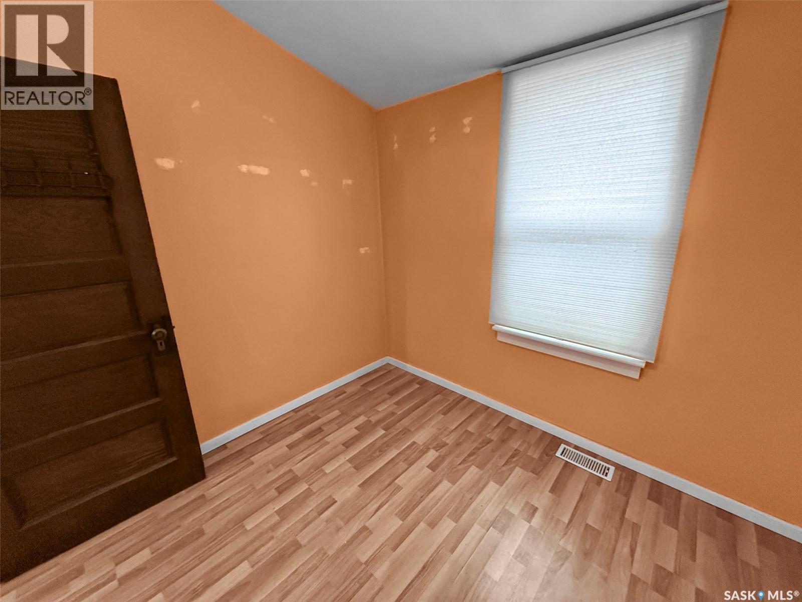 121 6Th Avenue Ne, Swift Current, SK - Indoor Photo Showing Other Room