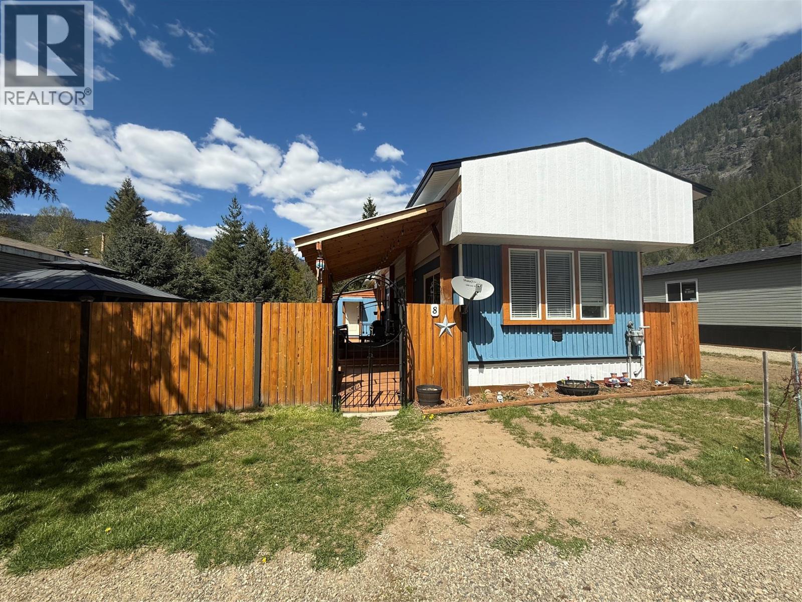 916 Airport Road Unit# 8, Salmo, BC