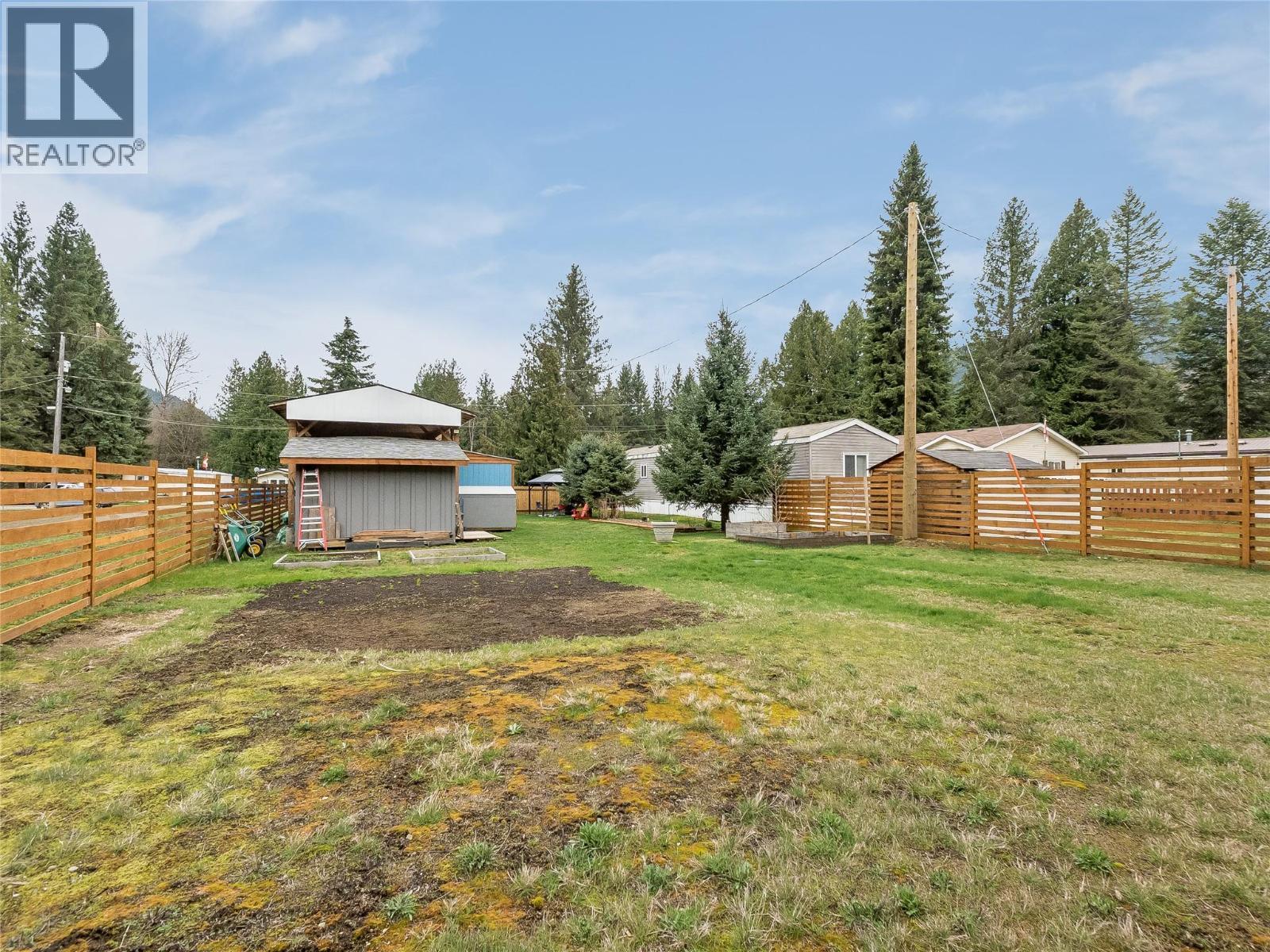 916 Airport Road Unit# 8, Salmo, BC