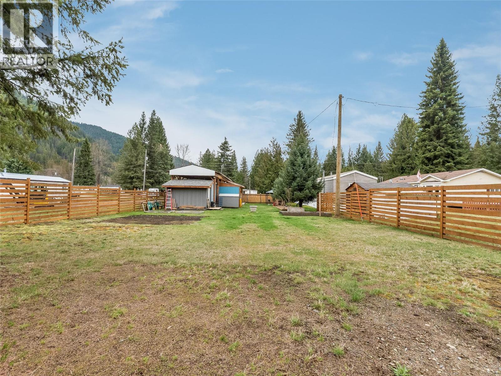 916 Airport Road Unit# 8, Salmo, BC