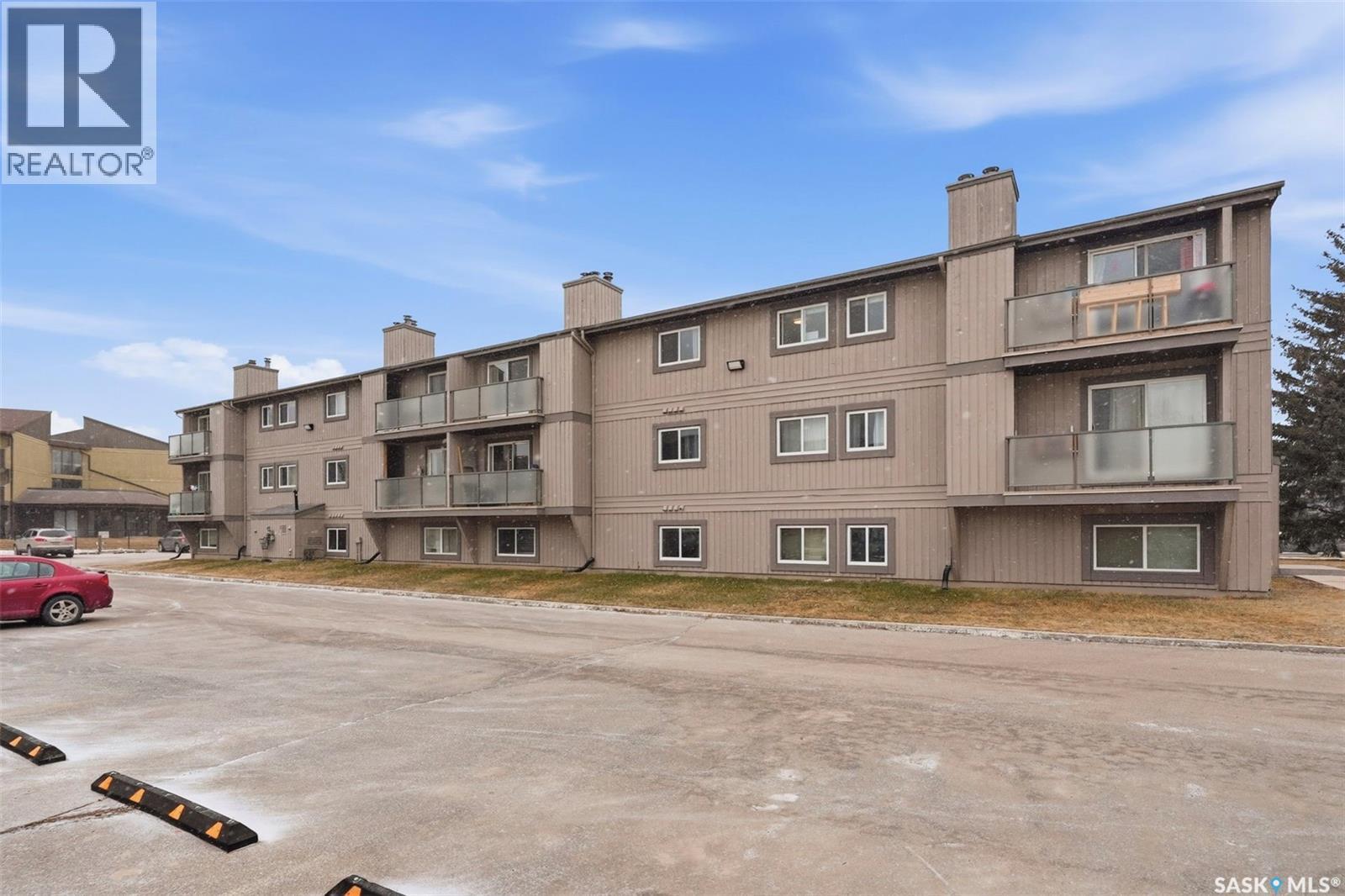 205 855 Wollaston Crescent, Saskatoon, SK - Outdoor