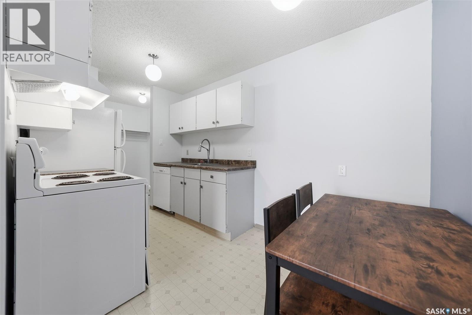 205 855 Wollaston Crescent, Saskatoon, SK - Indoor