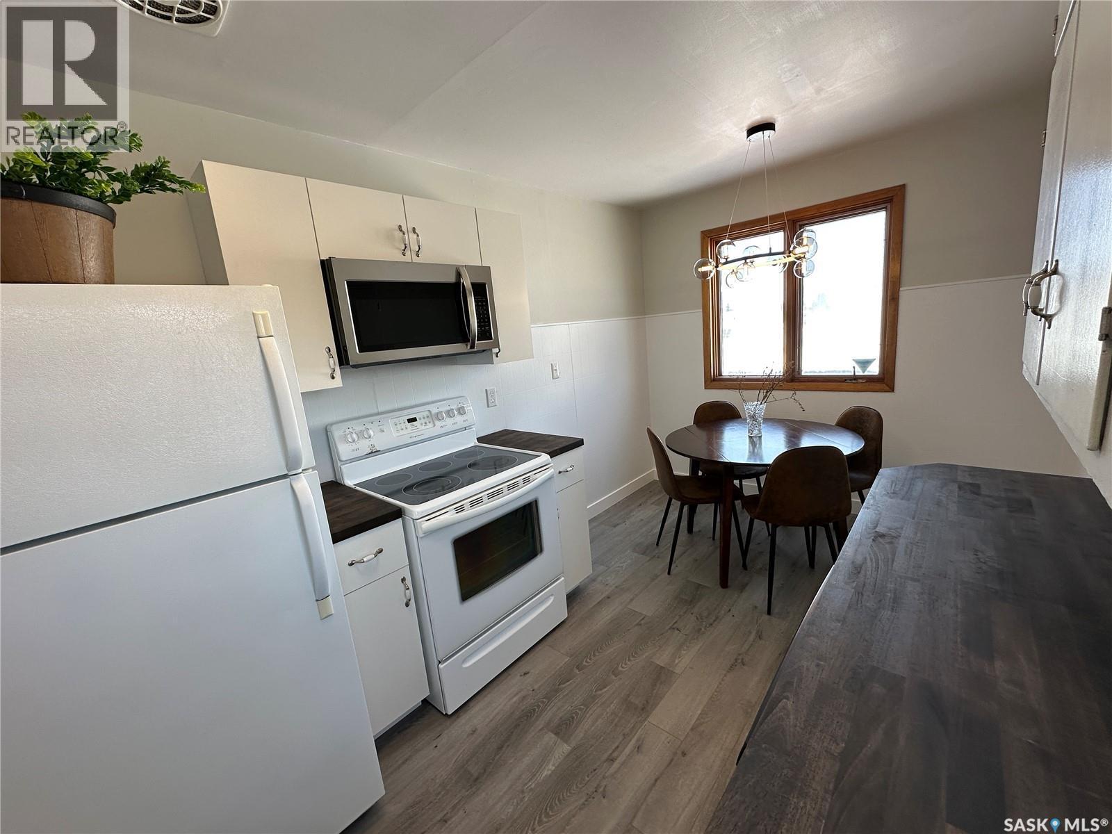 105 5Th Avenue W, Shellbrook, SK - Indoor Photo Showing Kitchen