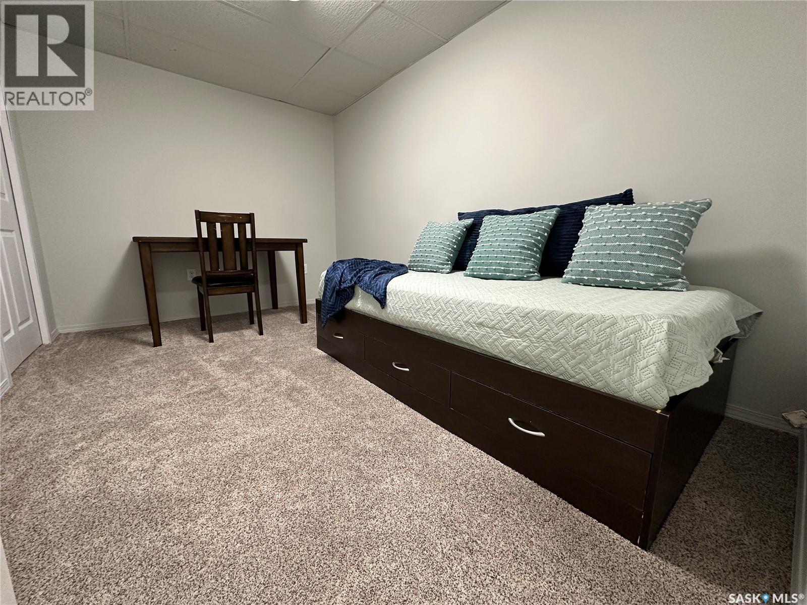 105 5Th Avenue W, Shellbrook, SK - Indoor Photo Showing Bedroom