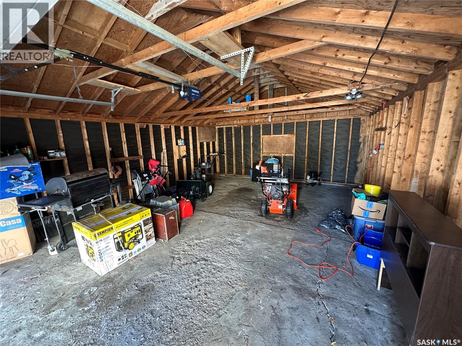 105 5Th Avenue W, Shellbrook, SK - Indoor