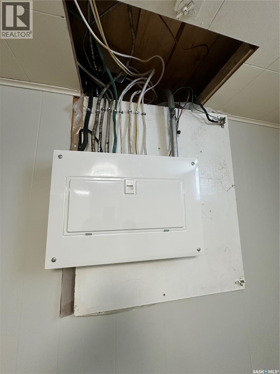 105 5Th Avenue W, Shellbrook, SK - Indoor