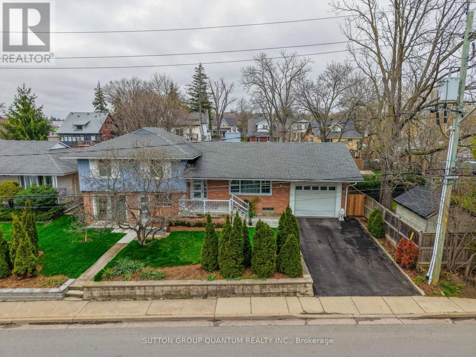 50 Barton Street, Hamilton, ON - Outdoor