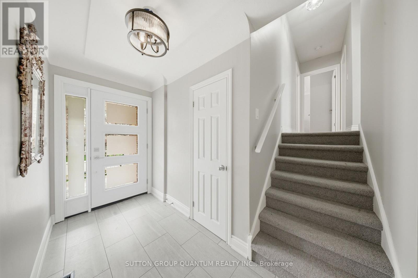 50 Barton Street, Hamilton, ON - Indoor Photo Showing Other Room