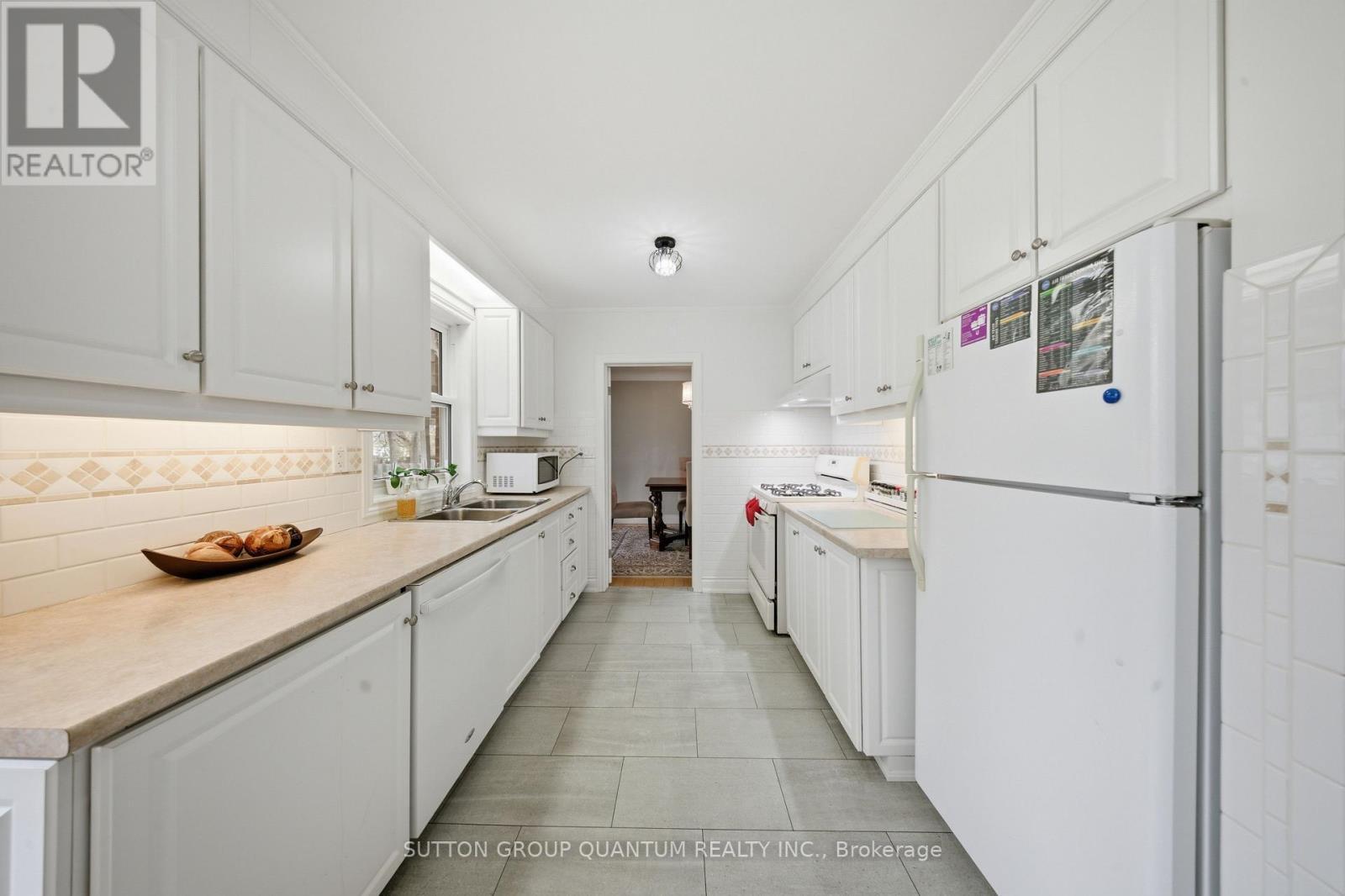 50 Barton Street, Hamilton, ON - Indoor Photo Showing Kitchen With Double Sink