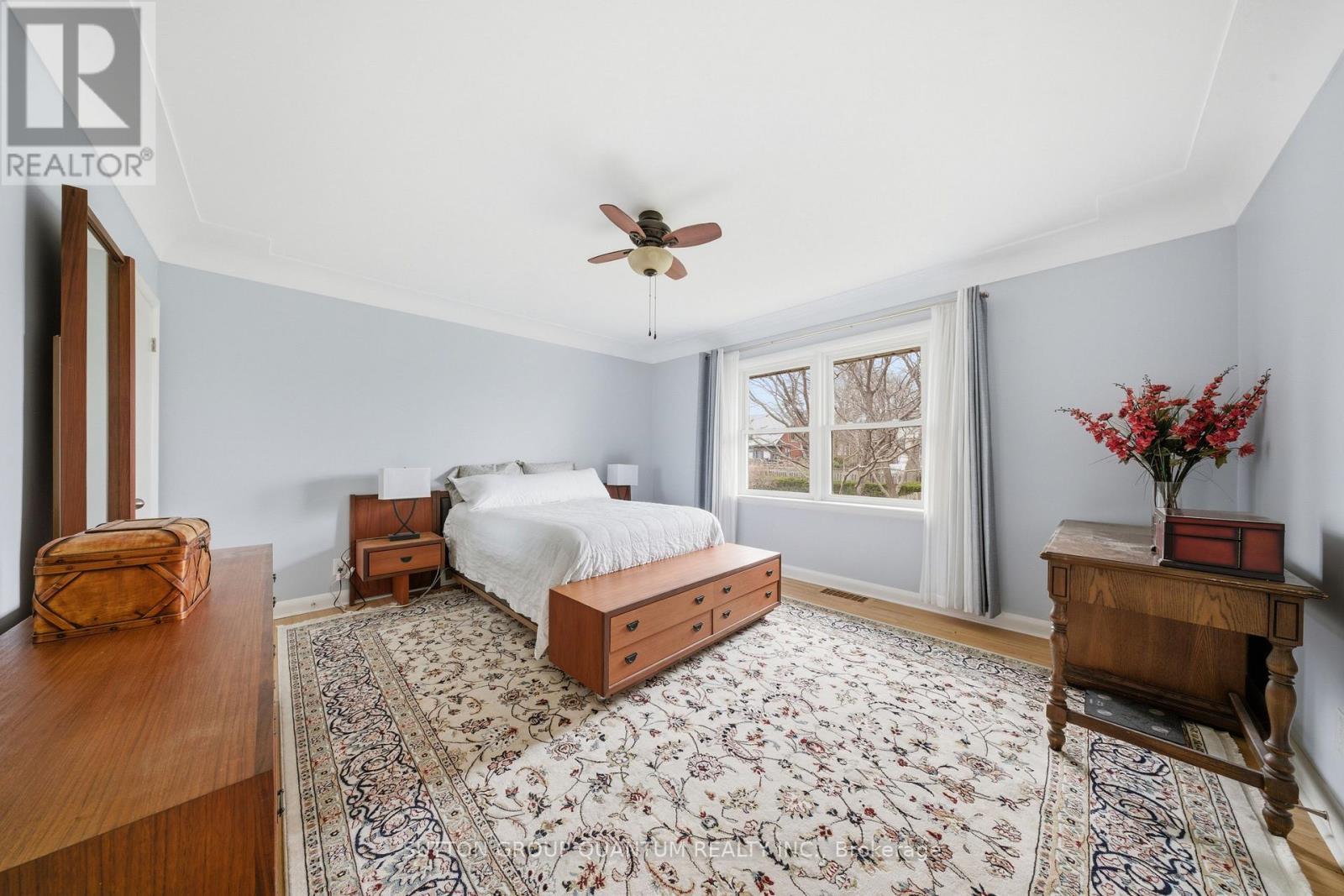 50 Barton Street, Hamilton, ON - Indoor Photo Showing Bedroom