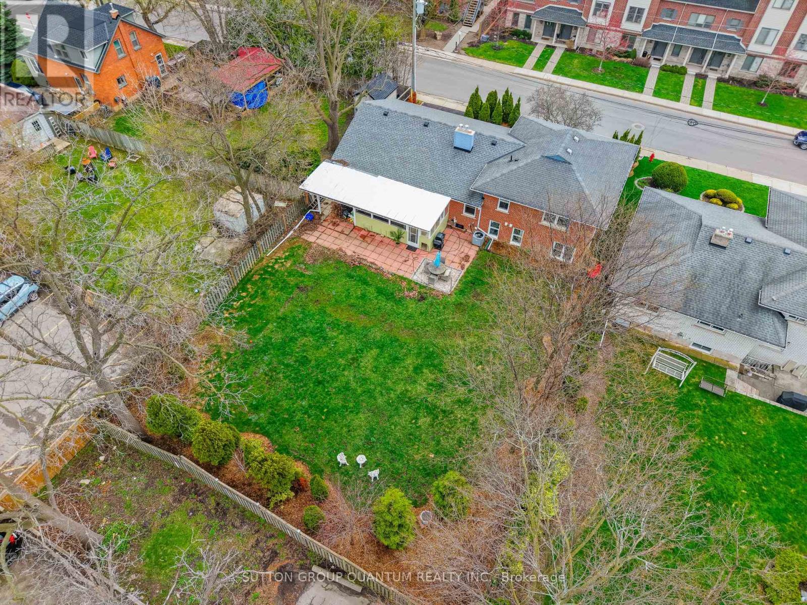 50 Barton Street, Hamilton, ON - Outdoor