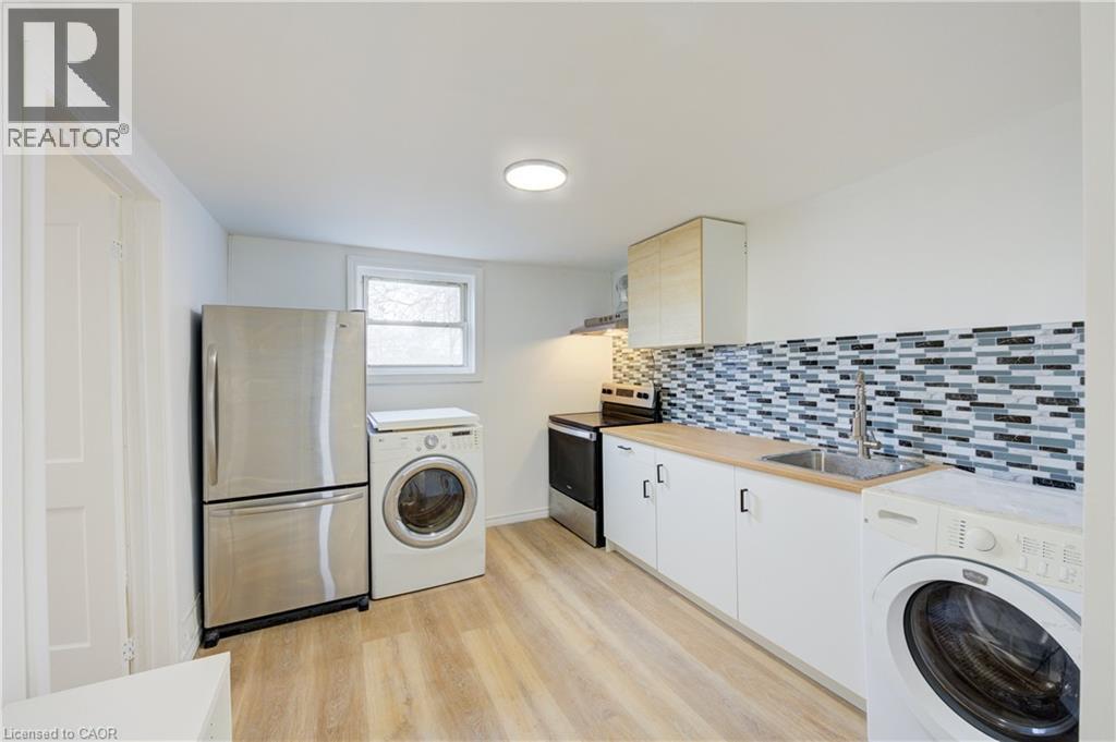524 Simcoe Street, London, ON - Indoor Photo Showing Laundry Room