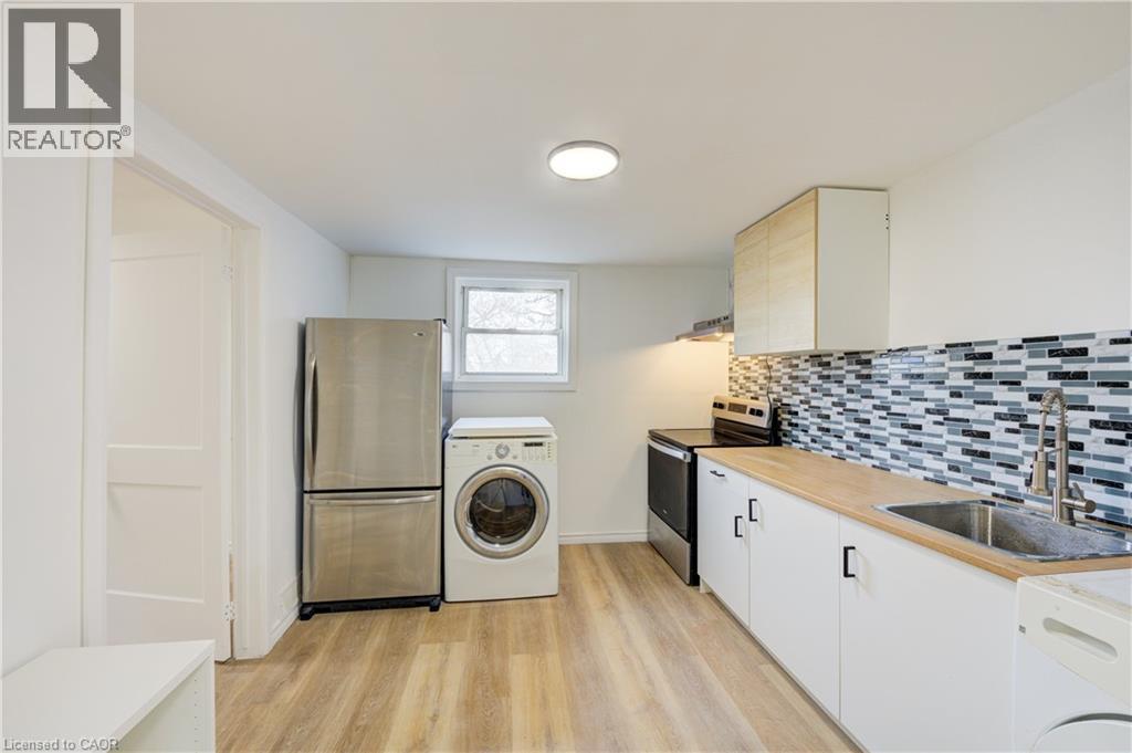 524 Simcoe Street, London, ON - Indoor Photo Showing Laundry Room