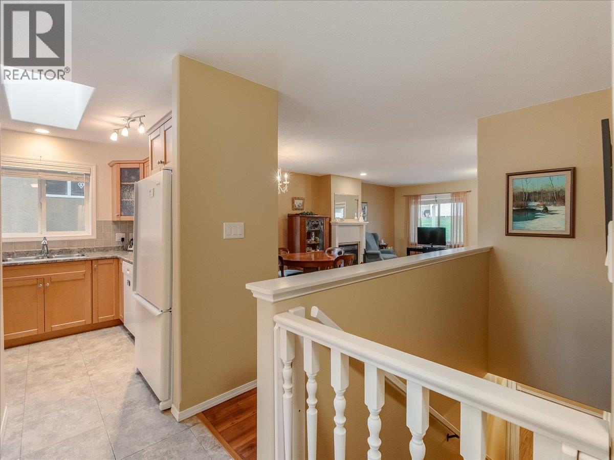 7136 Wright Way, Trail, BC - Indoor