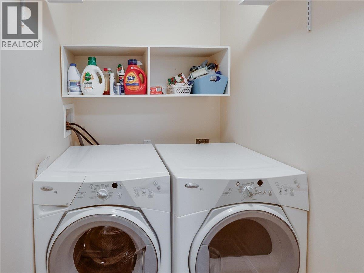 7136 Wright Way, Trail, BC - Indoor Photo Showing Laundry Room