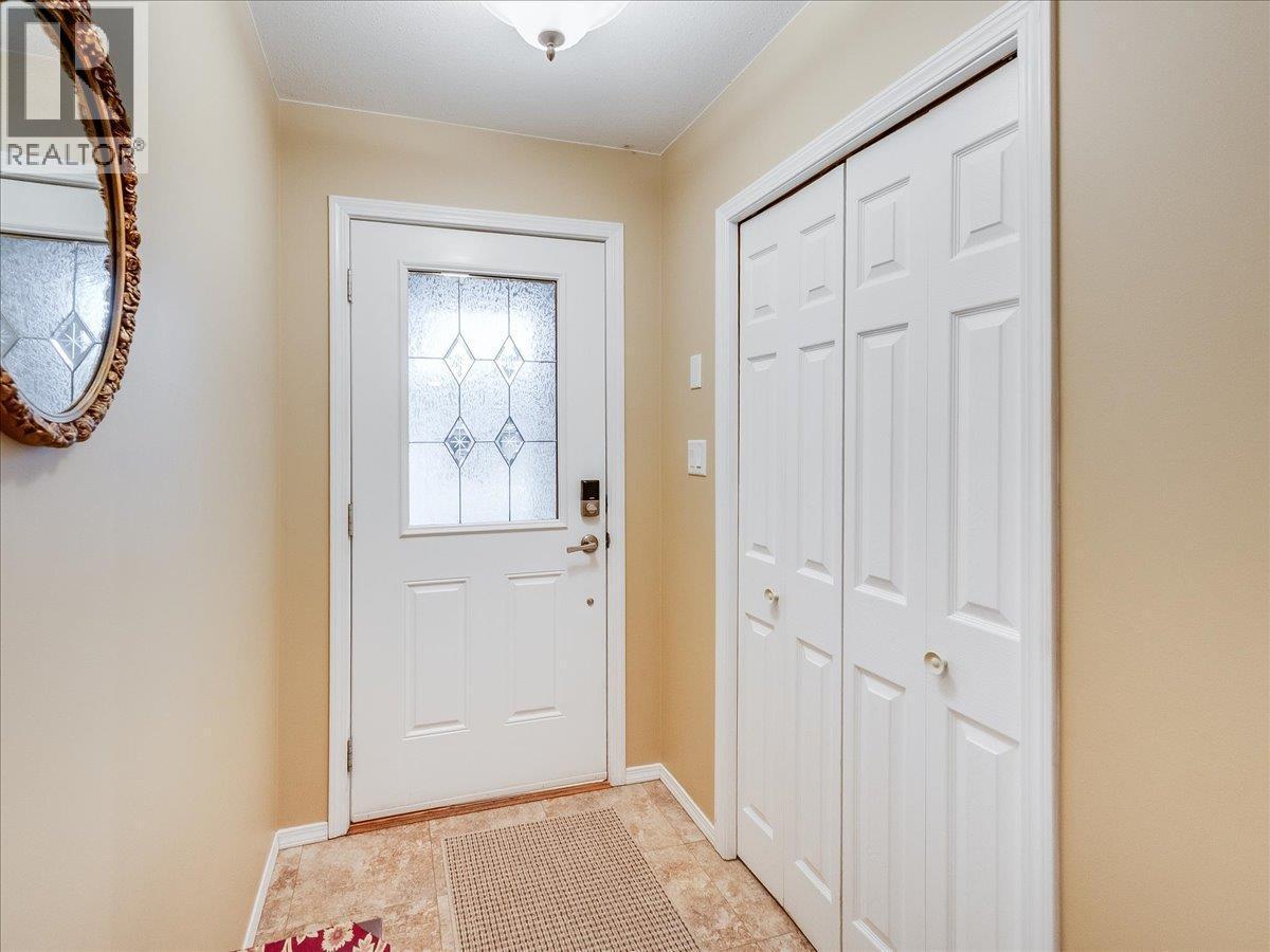 7136 Wright Way, Trail, BC - Indoor Photo Showing Other Room