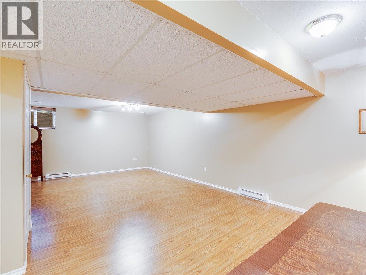 7136 Wright Way, Trail, BC - Indoor Photo Showing Other Room