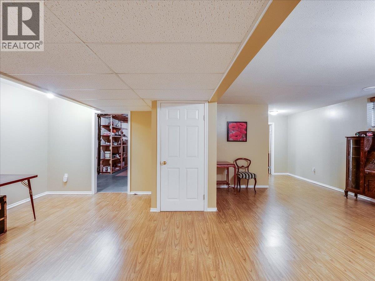 7136 Wright Way, Trail, BC - Indoor