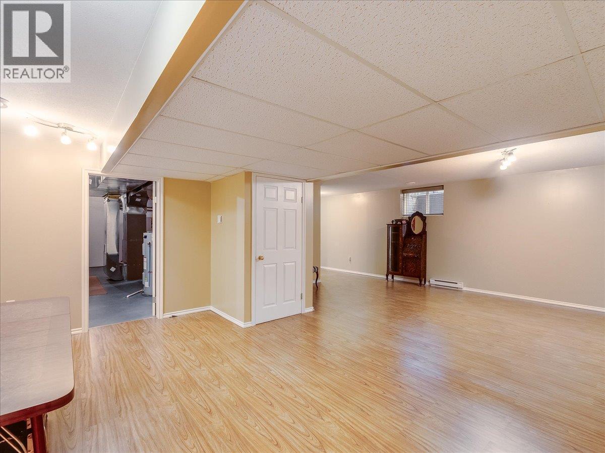7136 Wright Way, Trail, BC - Indoor