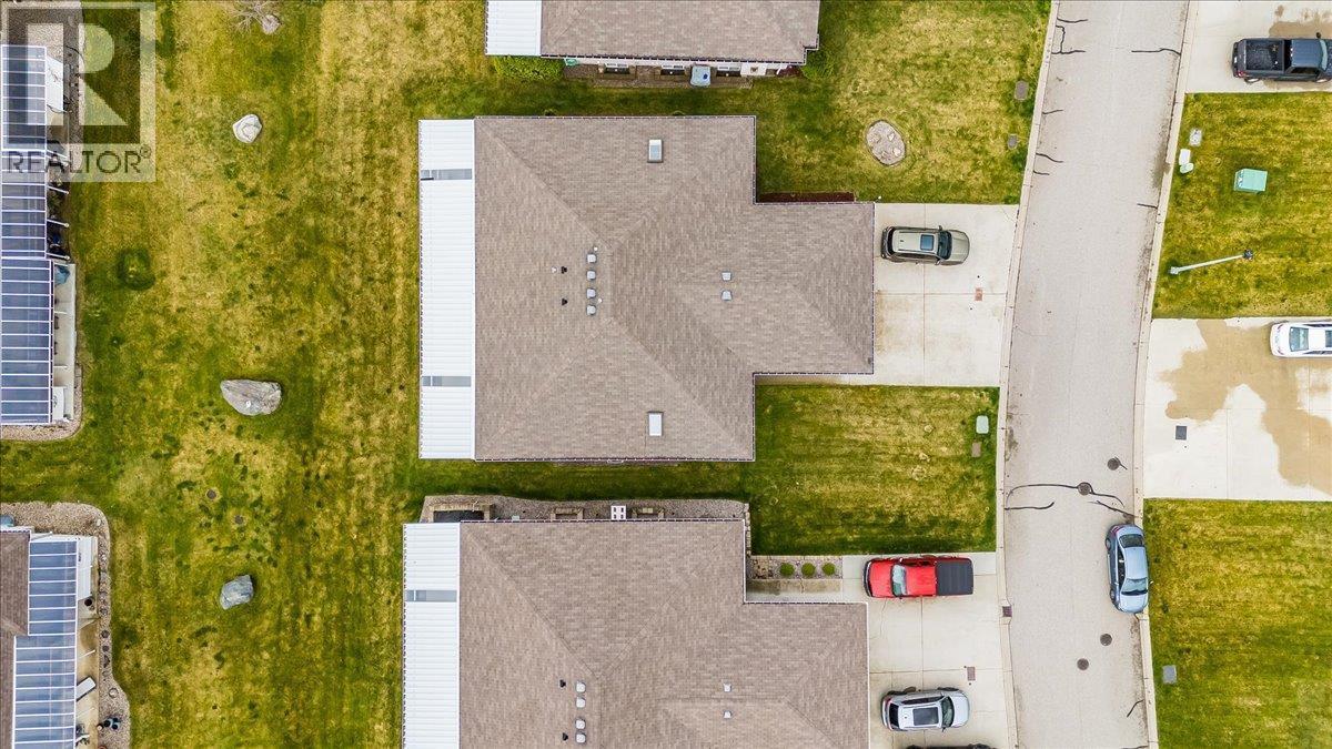 7136 Wright Way, Trail, BC - Outdoor