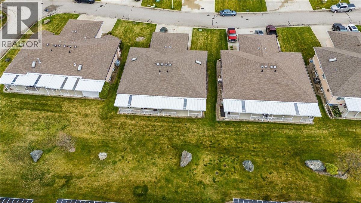 7136 Wright Way, Trail, BC - Outdoor