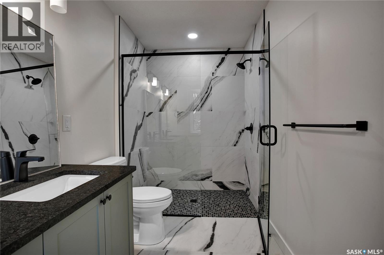 1401 Cairns Avenue, Saskatoon, SK - Indoor Photo Showing Bathroom