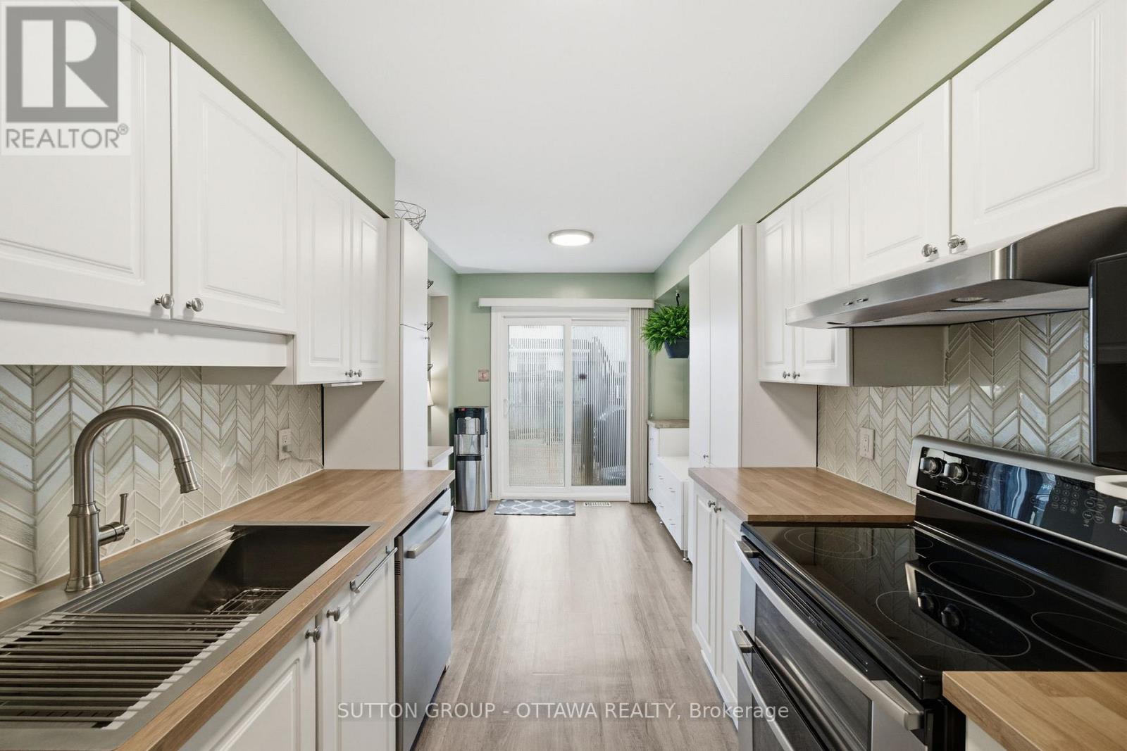 814 Nesting Way, Ottawa, ON - Indoor Photo Showing Kitchen