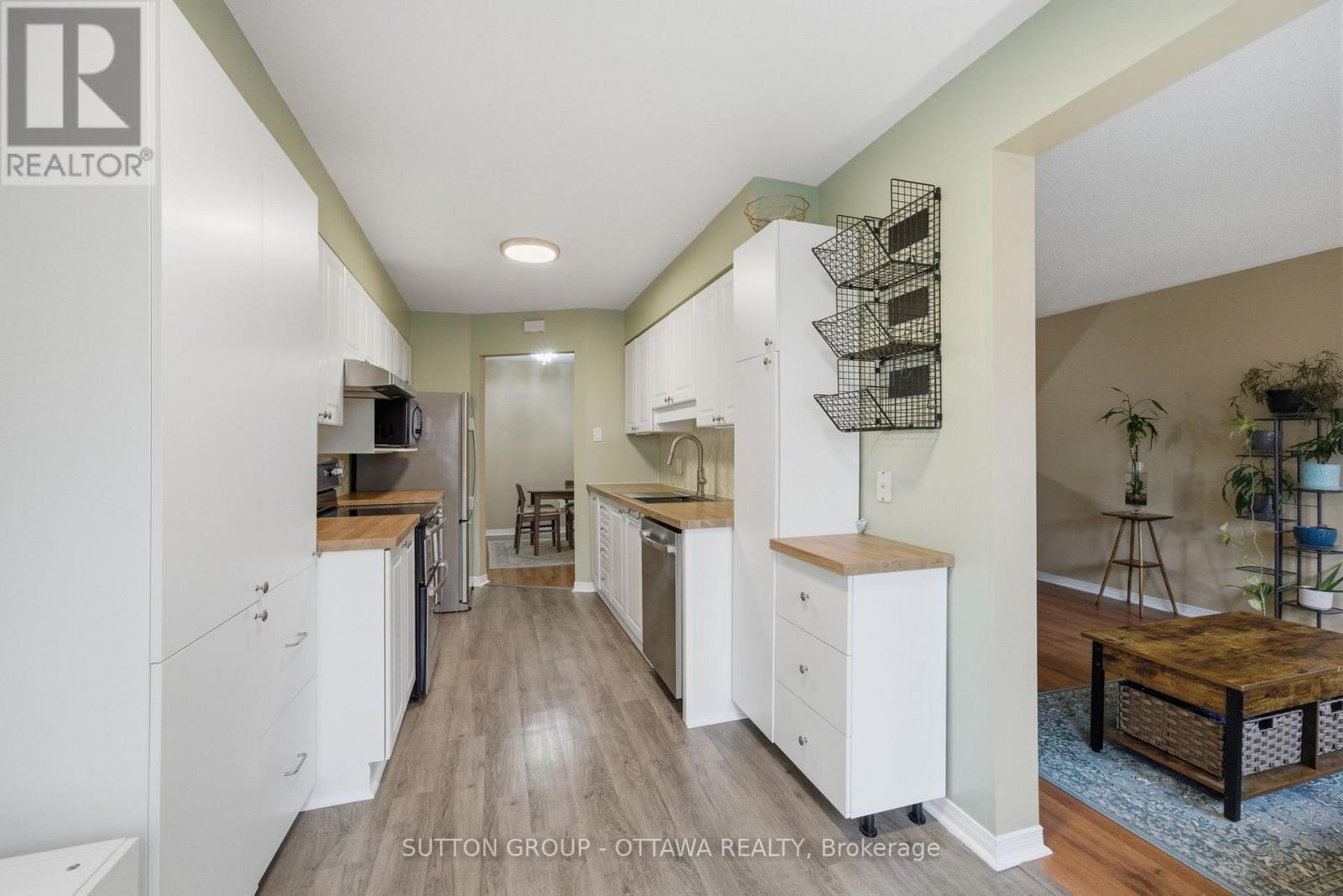 814 Nesting Way, Ottawa, ON - Indoor Photo Showing Kitchen