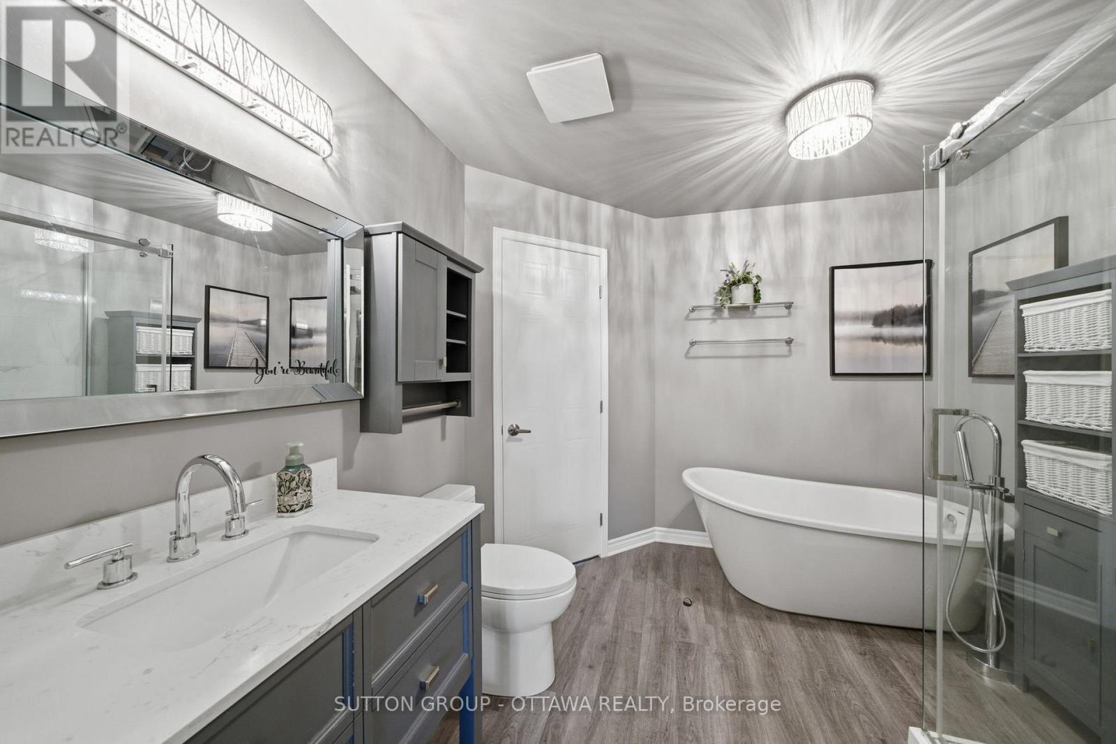 814 Nesting Way, Ottawa, ON - Indoor Photo Showing Bathroom