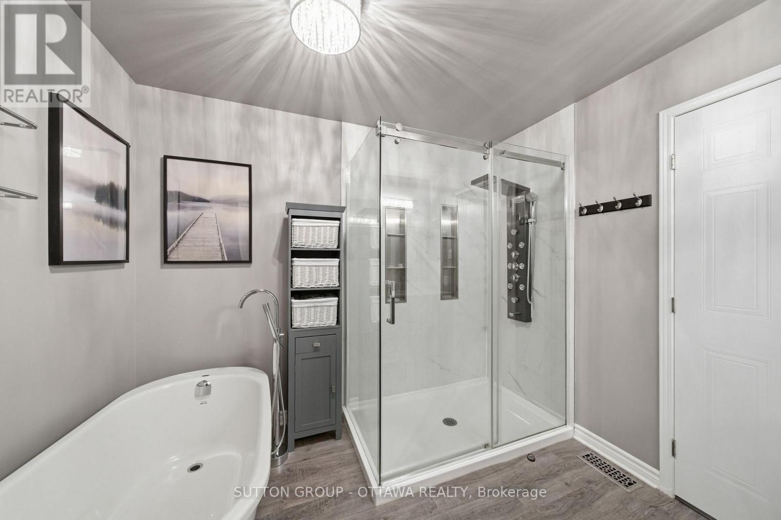 814 Nesting Way, Ottawa, ON - Indoor Photo Showing Bathroom