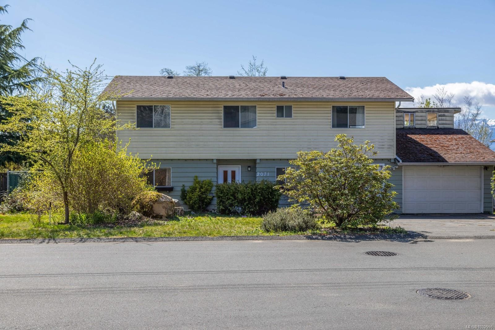 2071 Gull Ave, Comox, BC