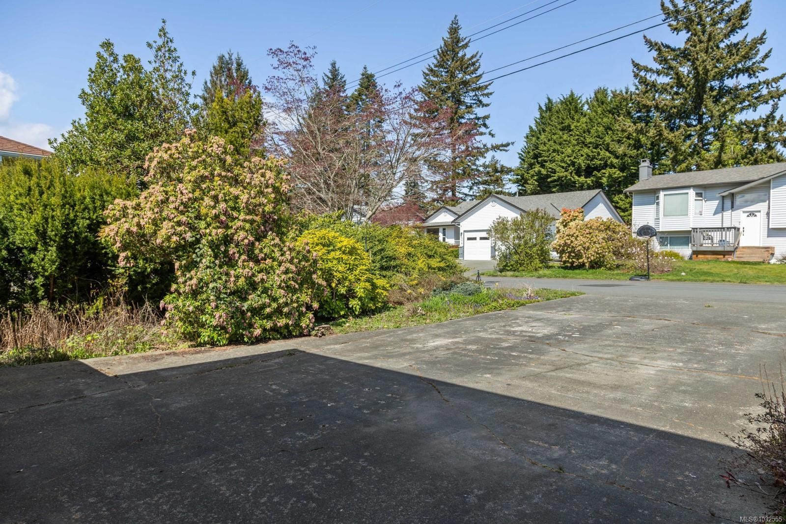 2071 Gull Ave, Comox, BC