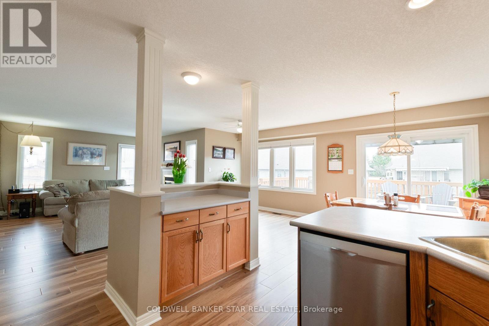 17 Windemere Place, St. Thomas, ON - Indoor Photo Showing Kitchen