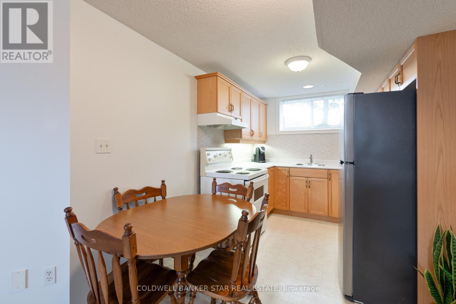 17 Windemere Place, St. Thomas, ON - Indoor