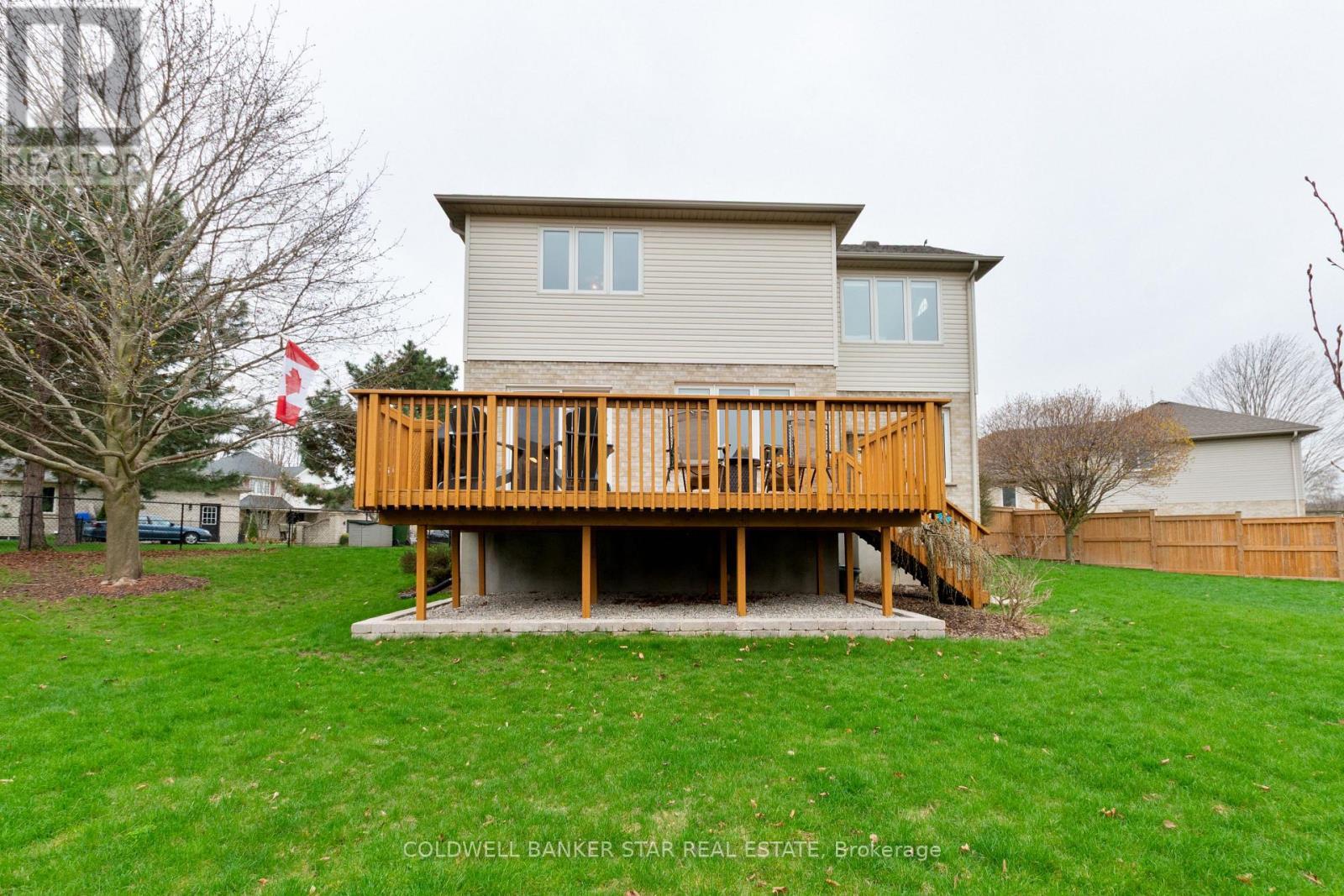 17 Windemere Place, St. Thomas, ON - Outdoor With Deck Patio Veranda