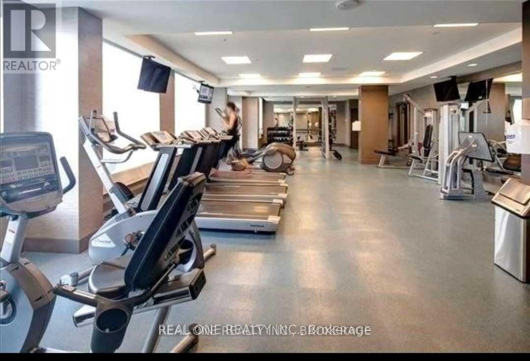 1102 - 7167 Yonge Street, Markham, ON - Indoor Photo Showing Gym Room