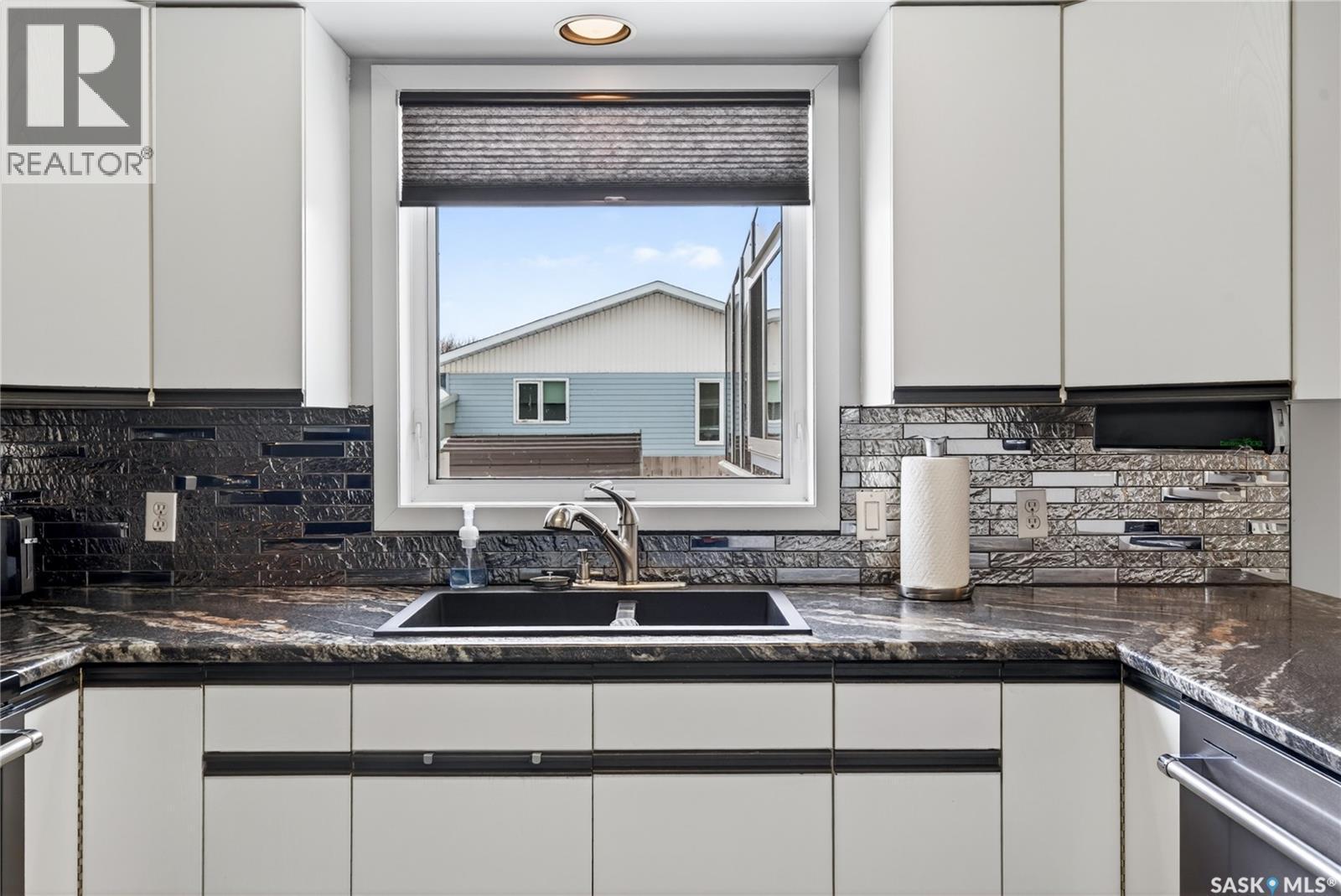 2103 9Th Avenue, Humboldt, SK - Indoor Photo Showing Kitchen With Double Sink