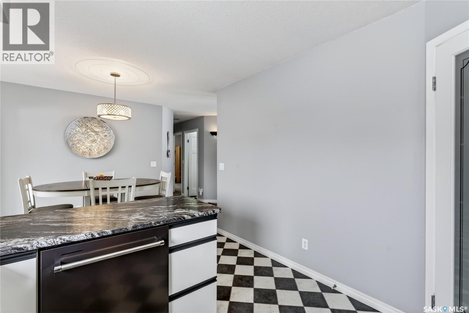 2103 9Th Avenue, Humboldt, SK - Indoor