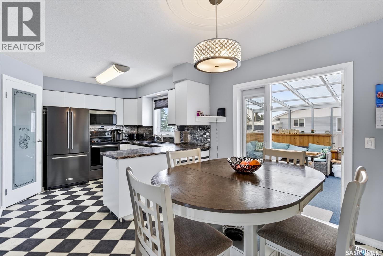 2103 9Th Avenue, Humboldt, SK - Indoor Photo Showing Dining Room