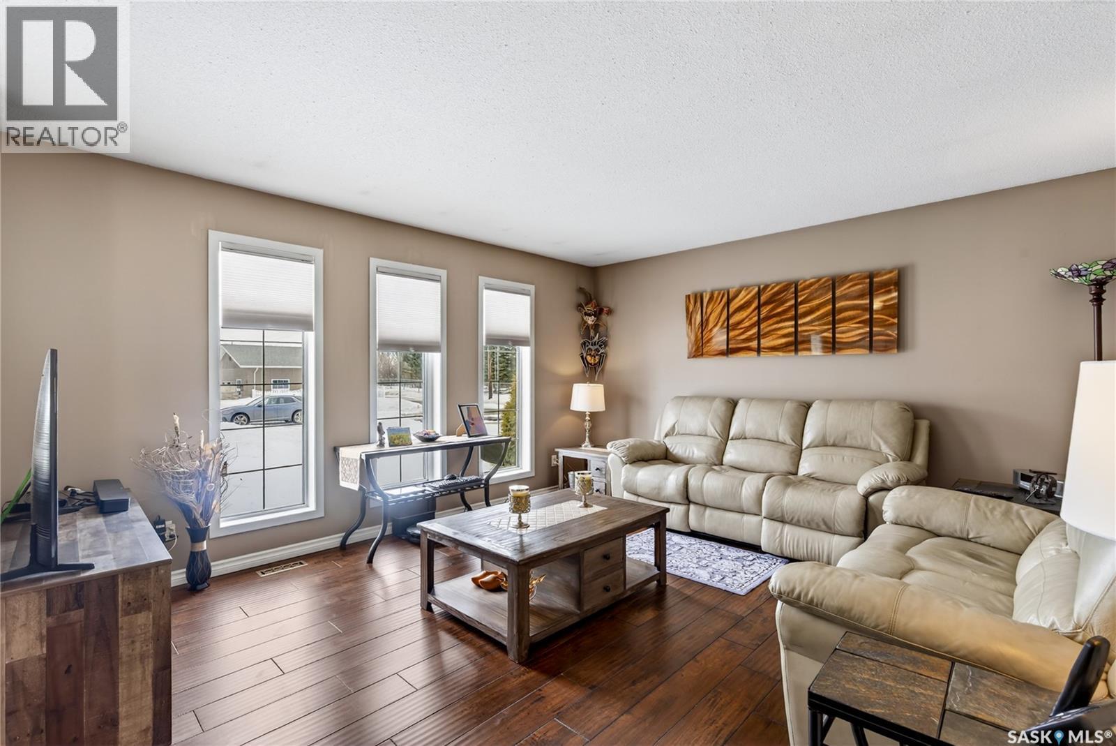 2103 9Th Avenue, Humboldt, SK - Indoor Photo Showing Living Room
